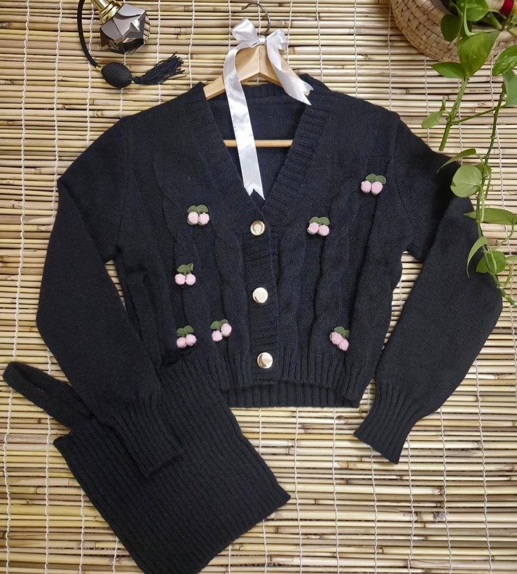 مشکی با دیزاین گیلاس،دخترانه و زیبا